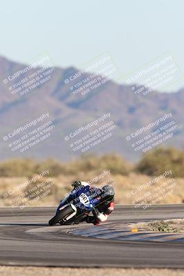 media/Dec-07-2025-CVMA (Sun) [[3e7d2de5dc]]/Race 16-Formula Middleweight/